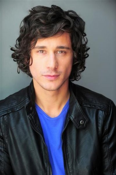 peter-gadiot.jpg