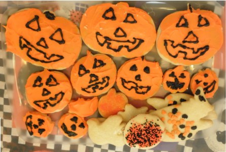 holloweencookies2.JPG